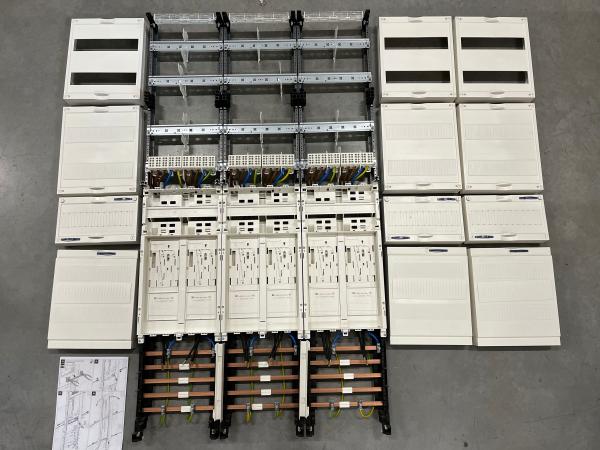 Hager ZL53ME6A Komplettfeld, universZ, BKE-I, 6 ZP, H=1350mm, 4-rh., 10mm², HLAK 5-pol., 3-feldig